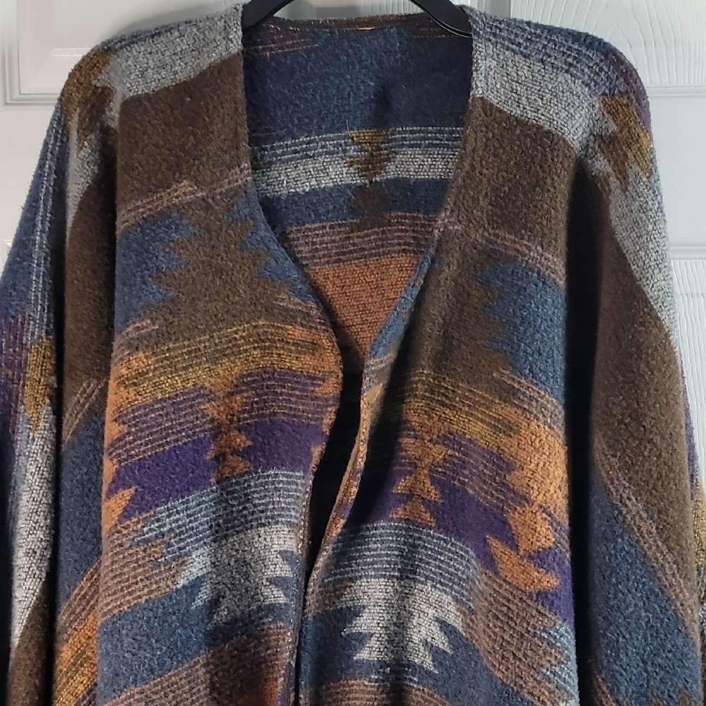 Multicolor Geometric Patterned Poncho - image 4